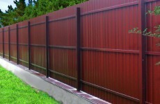 Забор на ленточном фундаменте