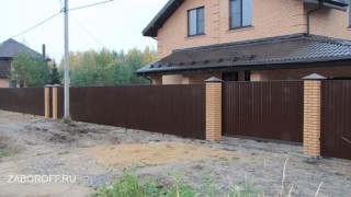 Забор из профнастила с воротами