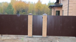 Забор из профнастила с воротами